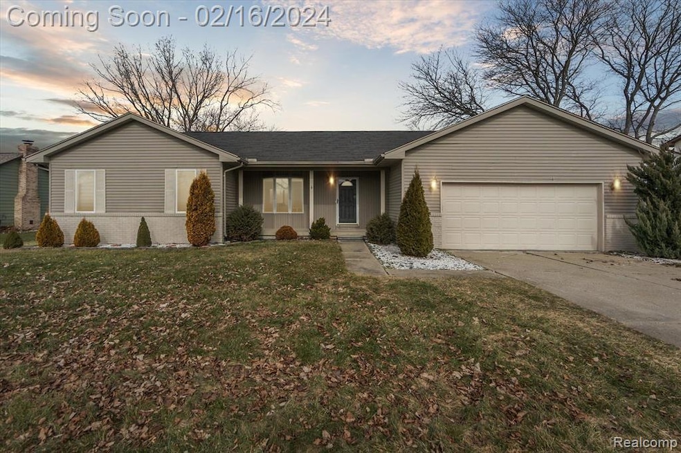 1217 Birchwood Dr, Flushing, MI 48433 - photo 1