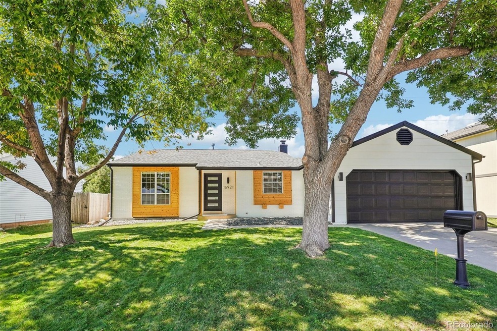 16921 E Progress Cir N, Centennial, CO 80015 - photo 1
