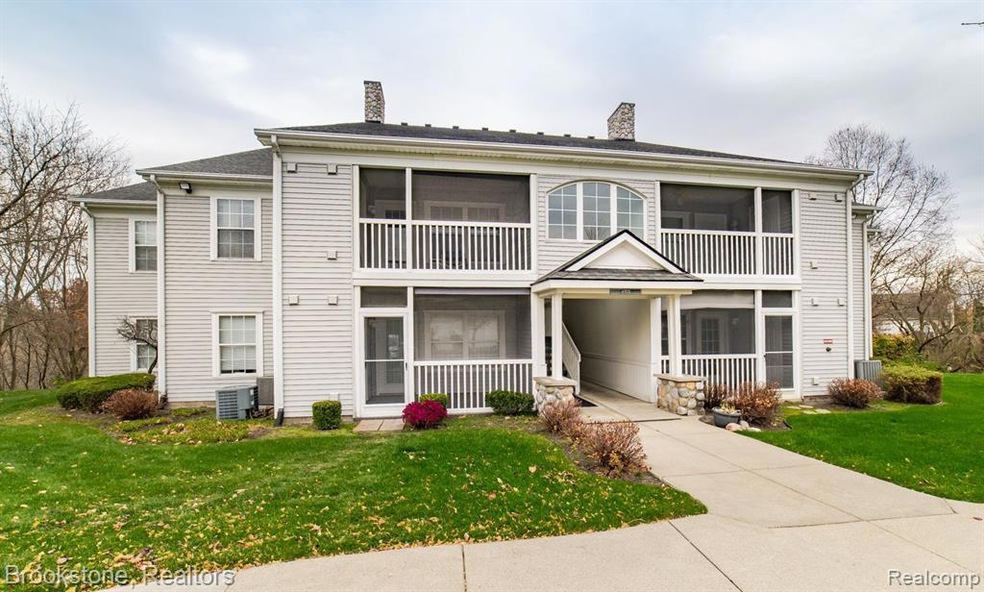4703 Inverness St unit 62, Dexter, MI 48130 - photo 1