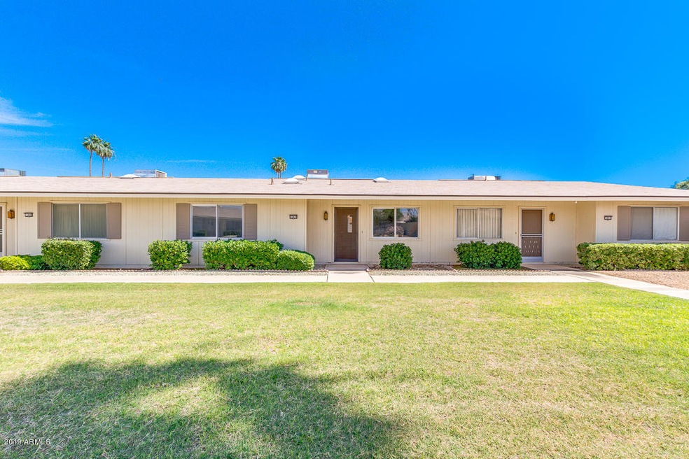 13810 N Silverbell Dr unit 70, Sun City, AZ 85351 - photo 1