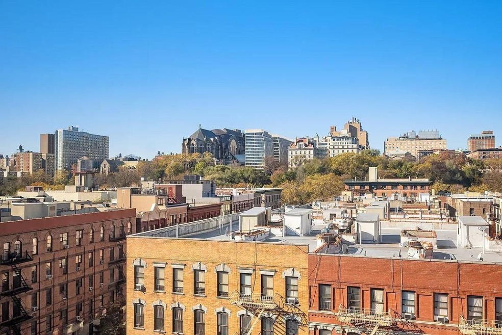 Sold $965,000 • Co-Listing Agent