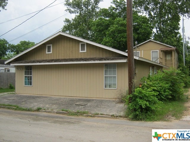 904 Bruns St, Seguin, TX 78155 - photo 1