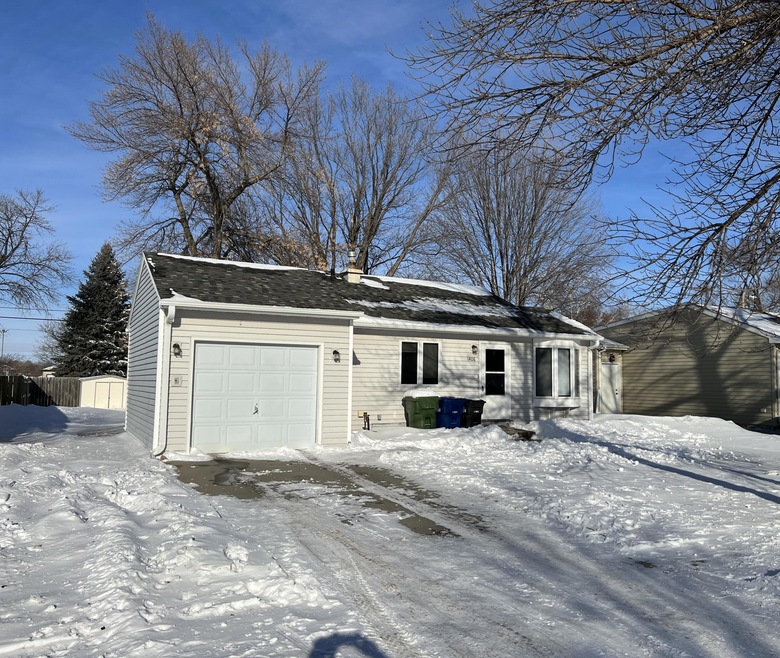 1408 E 5th Ave, Mitchell, SD 57301 - photo 1