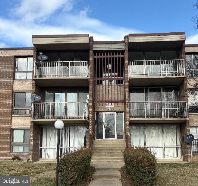 7975 Riggs Rd unit 7975-12, Hyattsville, MD 20783 - photo 1