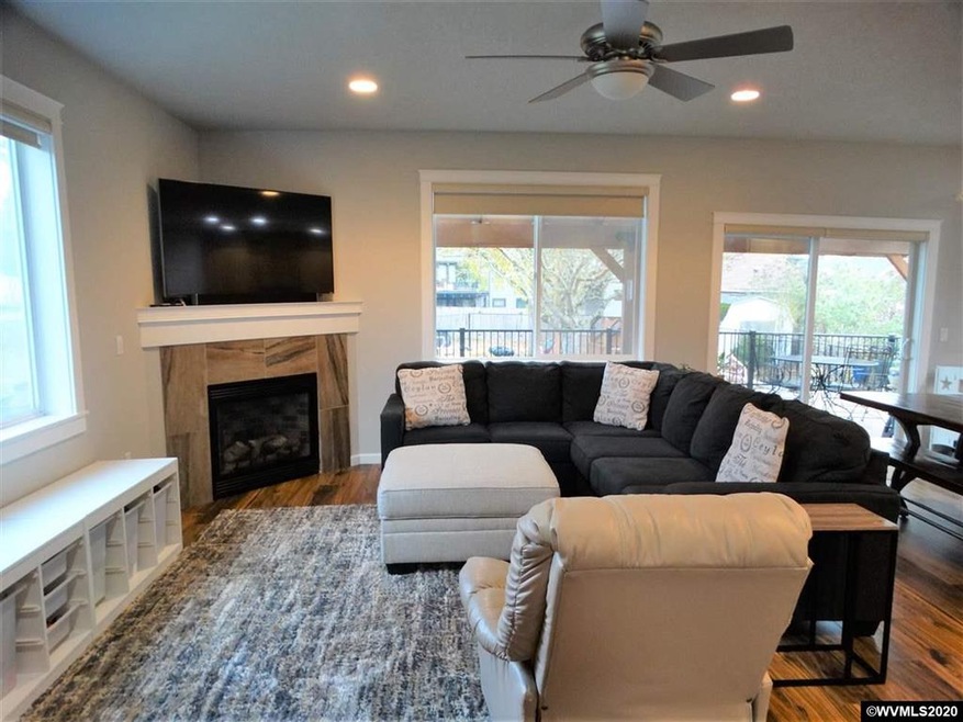 21 S 5th St, Independence, OR 97351 - photo 1