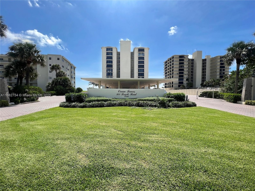 200 S Beach Rd unit 202, Tequesta, FL 33469 - photo 1