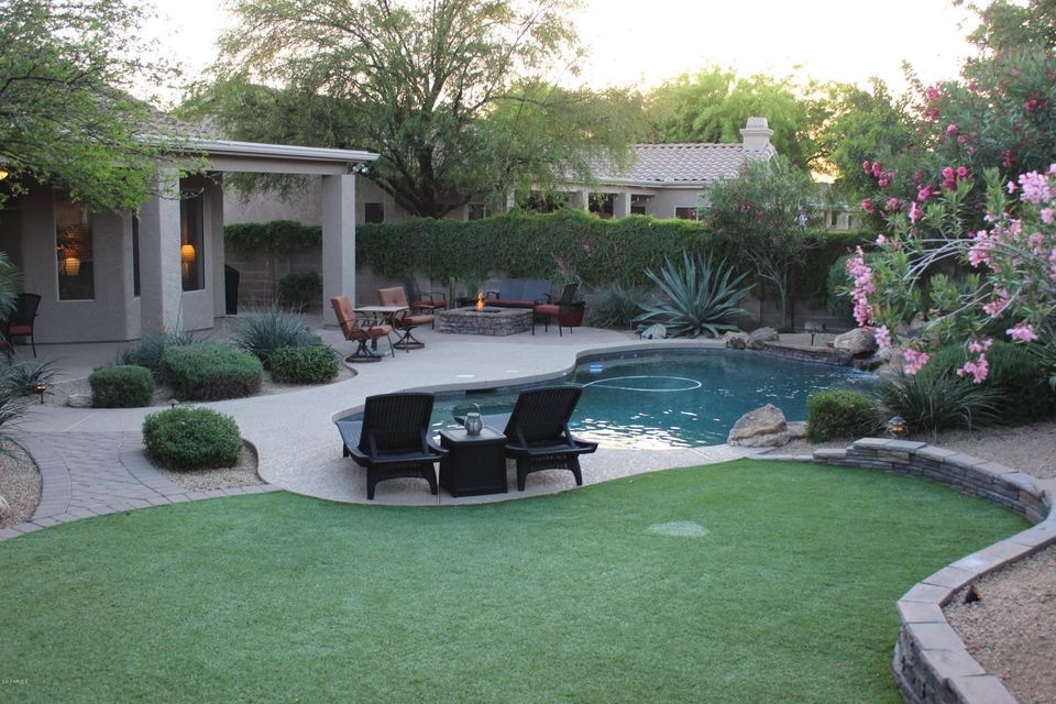 Entertainers Backyard