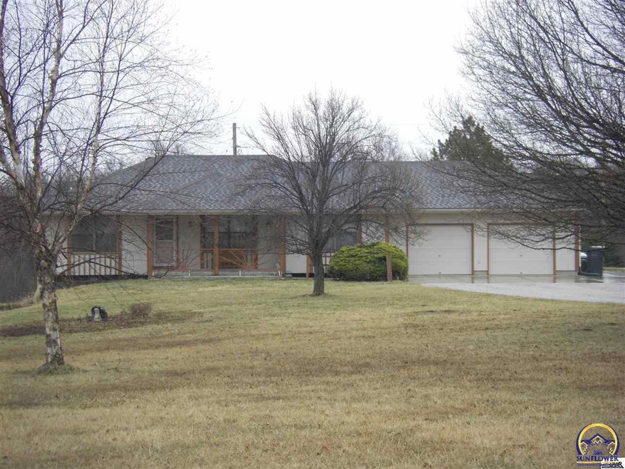 14190 123rd Ln, Hoyt, KS 66440 - photo 1