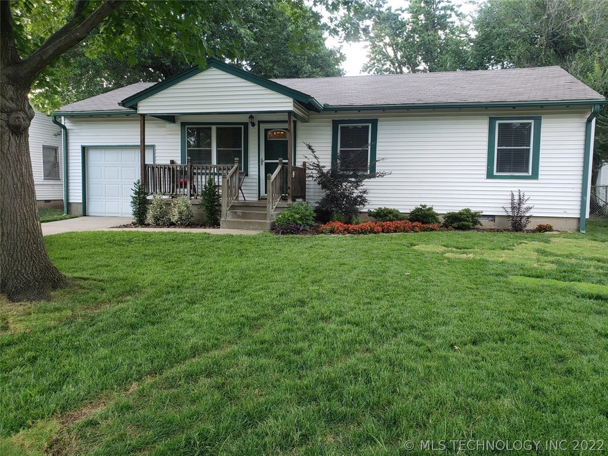 308 E Falletti Ave, Claremore, OK 74017 - photo 1