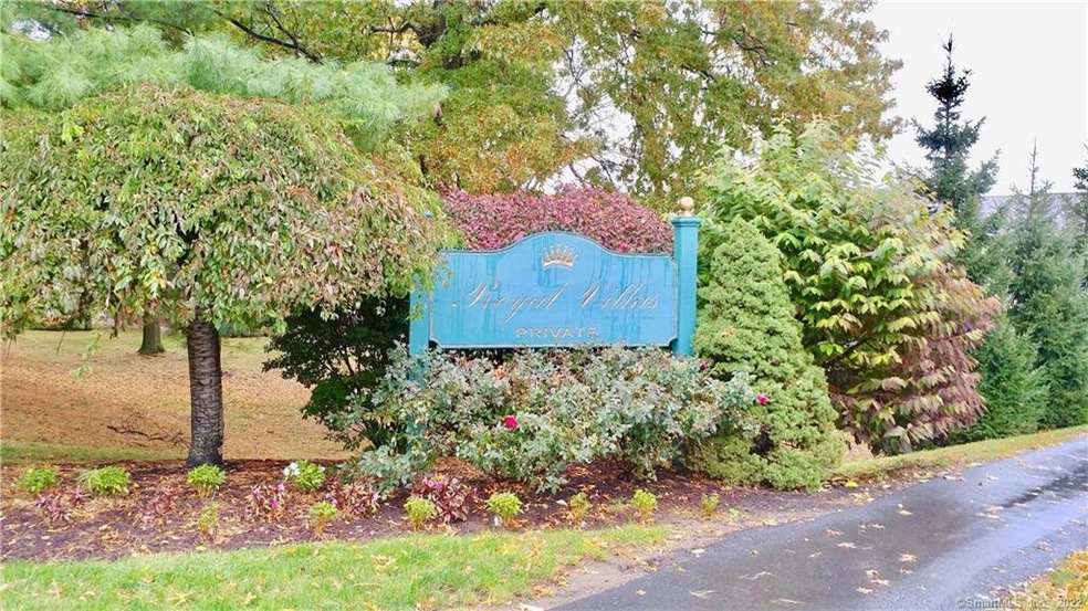 325 Hampton Ct unit 325, Newington, CT 06111 - photo 1