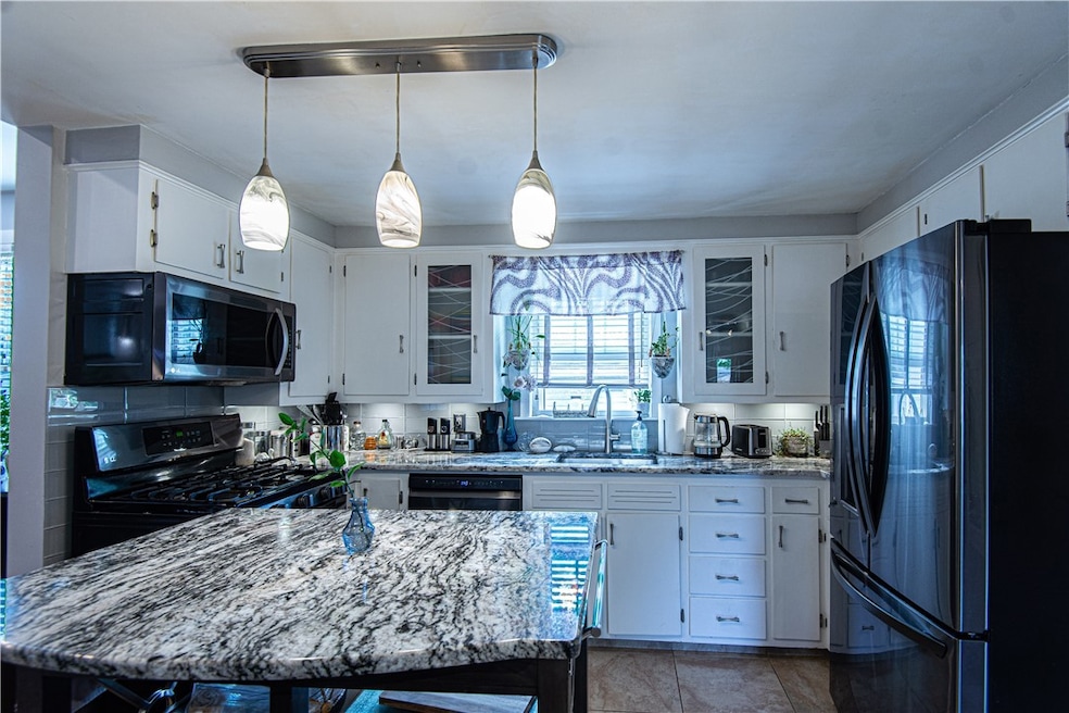 28 Burnside Ave, Riverside, RI 02915 - photo 1