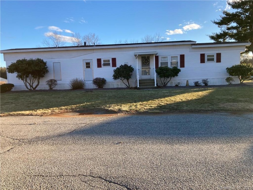 49 Highland Dr, Quinebaug, CT 06262 - photo 1