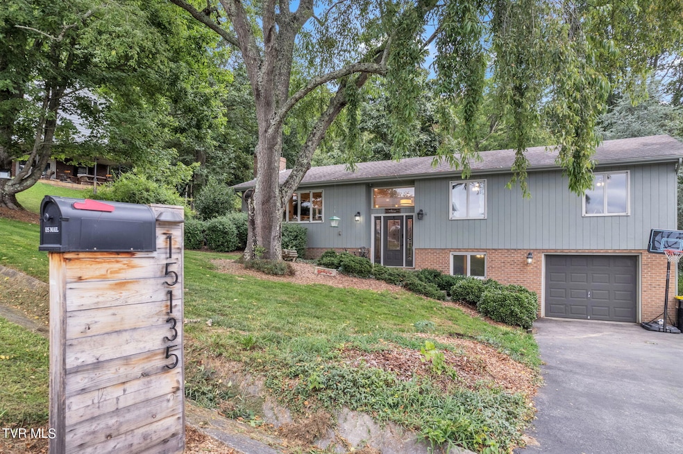 1-web-or-mls-15135-litton-rd