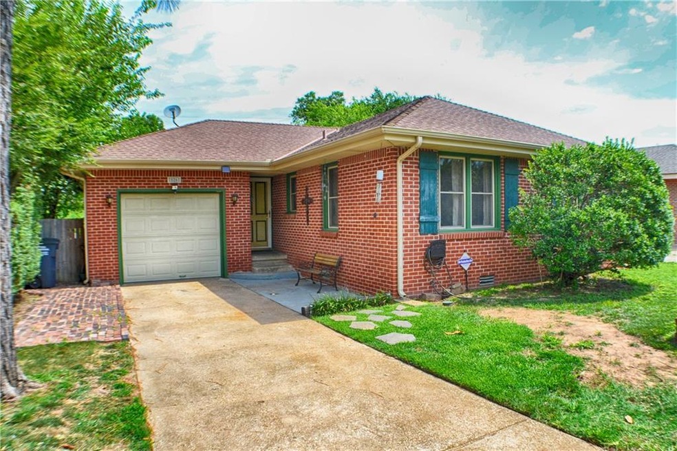 526 W Kirk St, Shawnee, OK 74801 - photo 1