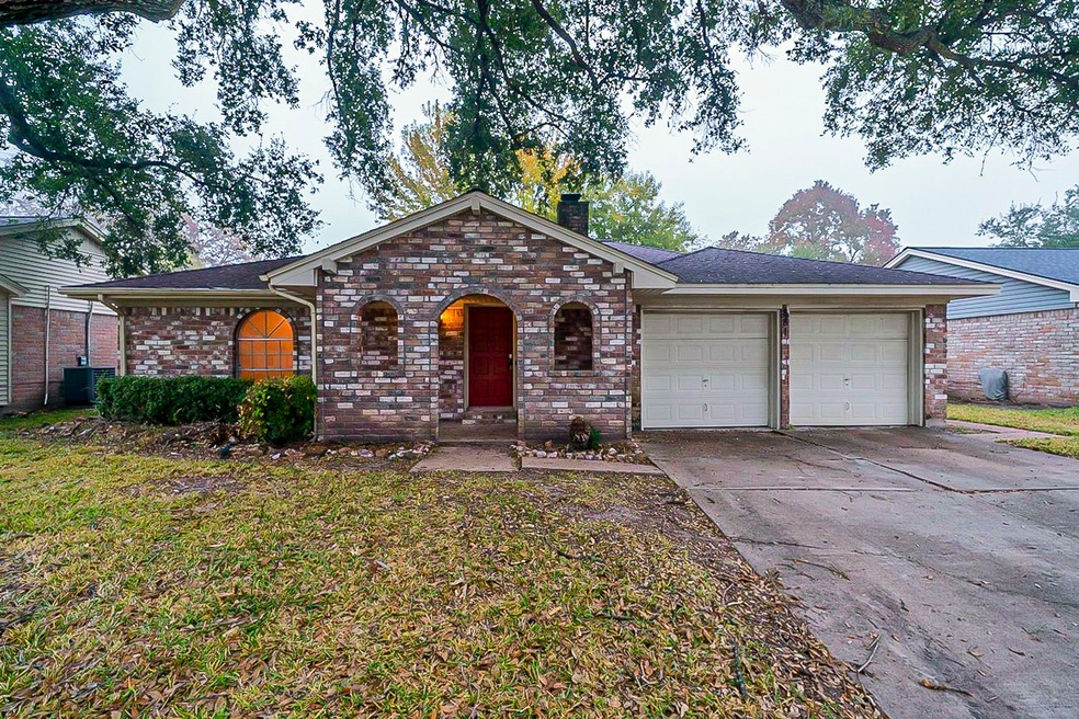 8818 Stone Brook Ln, Houston, TX 77040 - photo 1