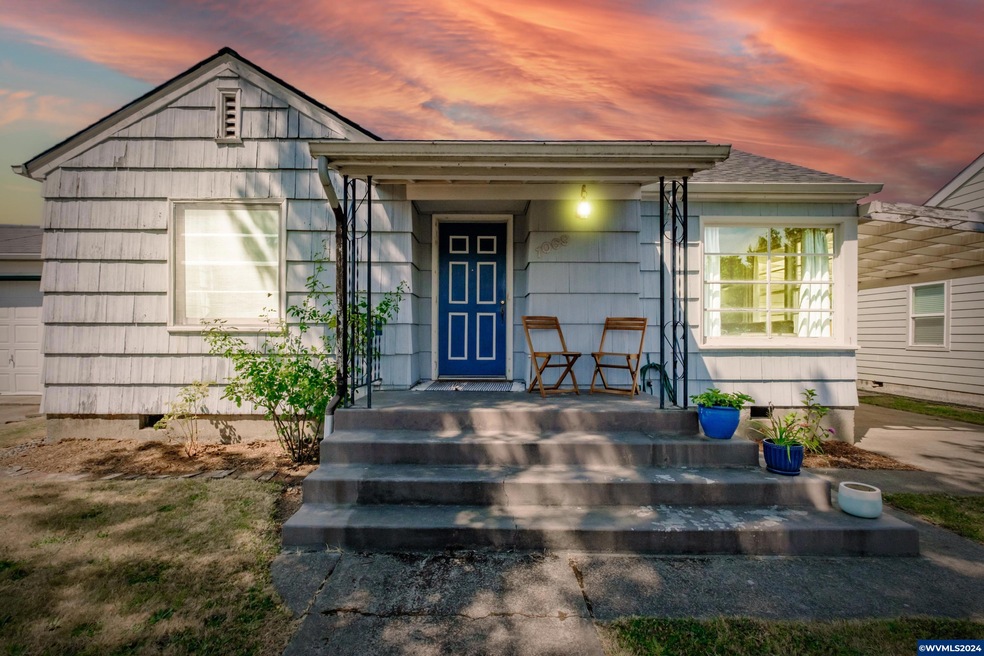 1069 14th Ave SW, Albany, OR 97321 - photo 1