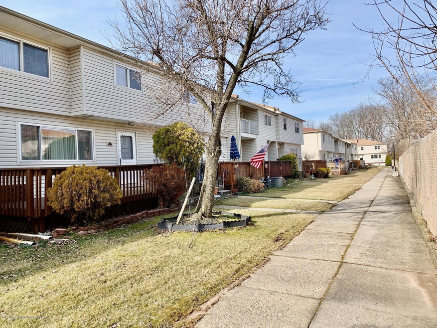 537-2 Willow Rd East