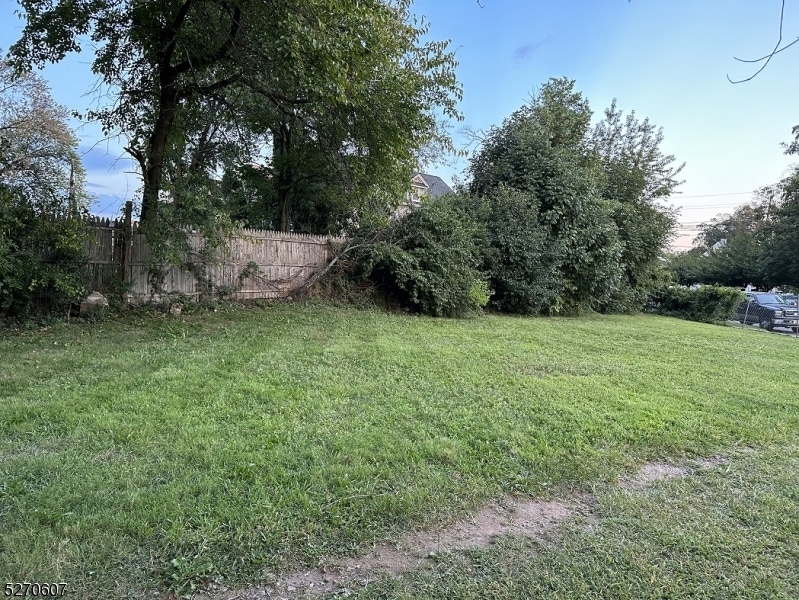 667 S 2nd St, North Plainfield, NJ 07060 - photo 1