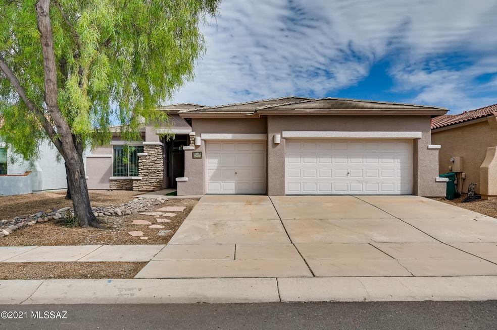 1-138475681-02 Exterior Front
