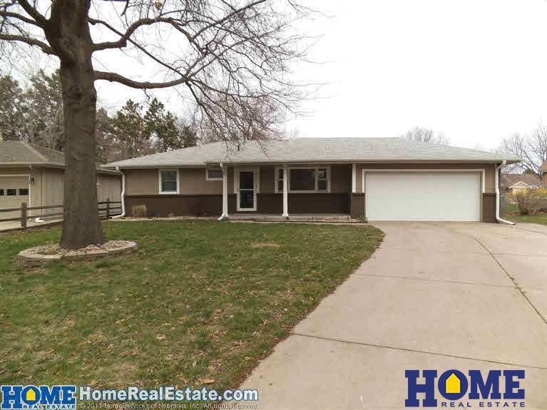 Welome to 5920 Brookview Dr.