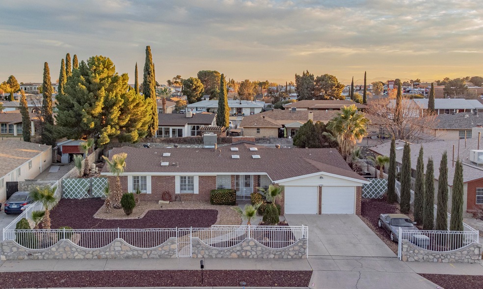 10724 Alta Loma Dr, El Paso, TX 79935 - photo 1