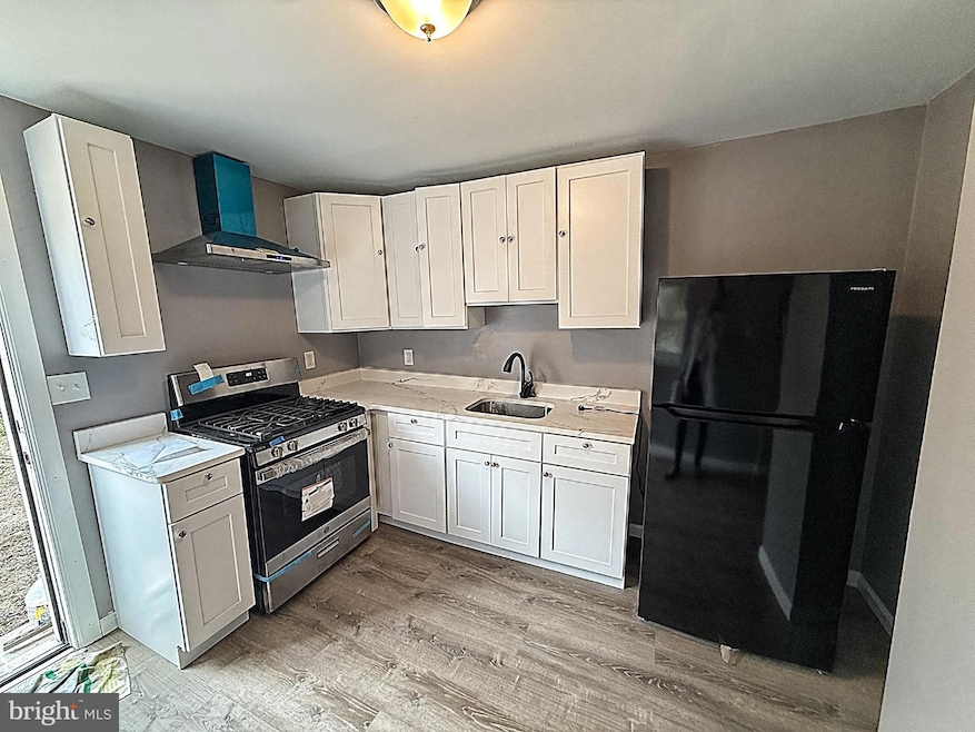 917 S 8th St, Camden, NJ 08103 - photo 1