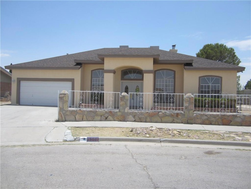 15308 Woodhill Ct, Horizon City, TX 79928 - photo 1