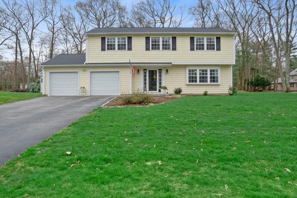 22 Florence Cir, Medway, MA 02053 - photo 1