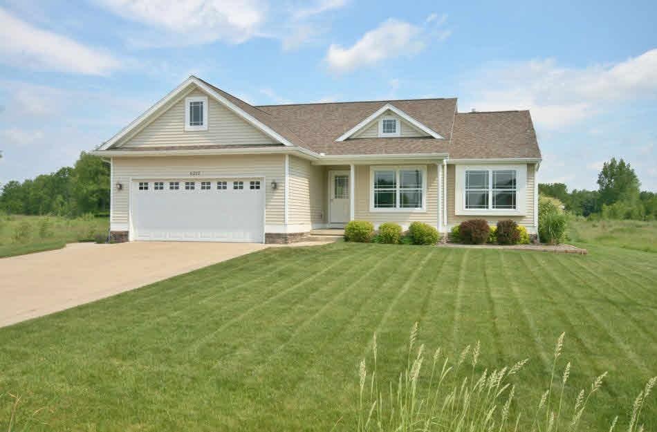 6212 Countryside Dr, Midland, MI 48642 - photo 1