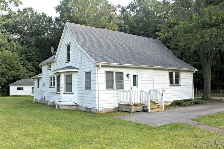 925 Baums Bridge Rd, Kouts, IN 46347 - photo 1