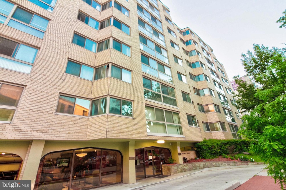 Jefferson House unit 713, Washington, DC 20037 - photo 1