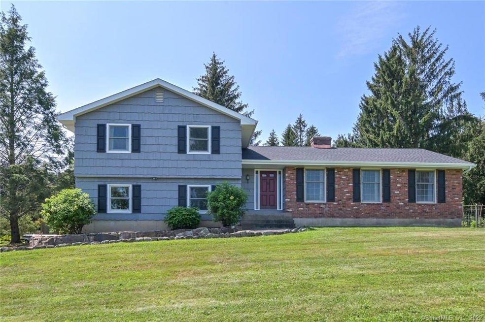 5 Cloverleaf Dr, New Fairfield, CT 06812 - photo 1