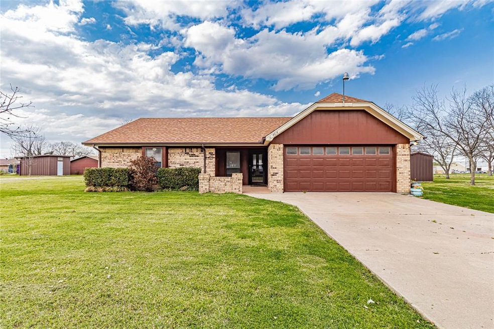 4614 Pecan Ln, Granbury, TX 76049 - photo 1