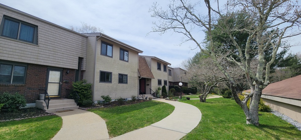 91 Riverview Rd unit 5D, Niantic, CT 06357 - photo 1