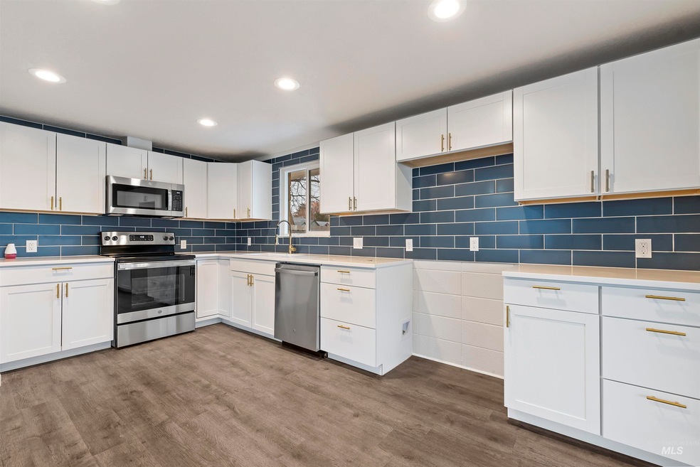 1504 E Sherman Ave, Nampa, ID 83686 - photo 1