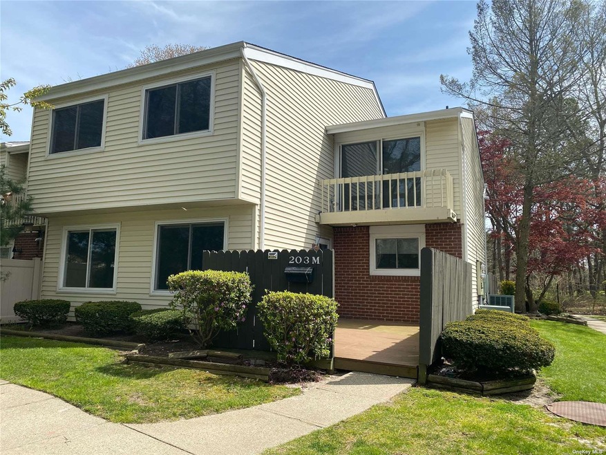 203 Springmeadow Dr unit 203M, Holbrook, NY 11741 - photo 1