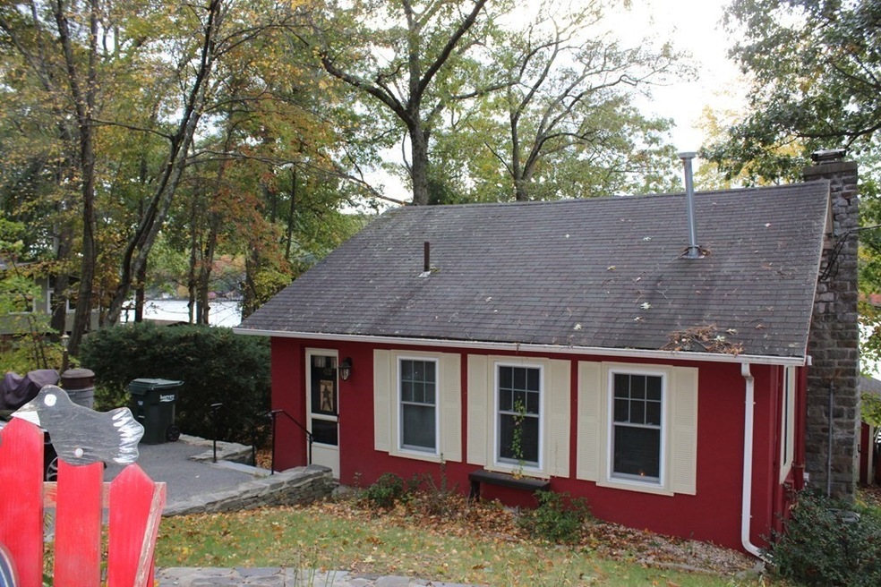 42 Lakeshore Dr, Hopkinton, MA 01748 - photo 1
