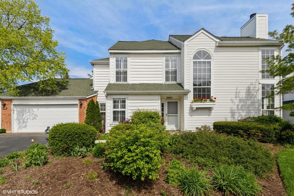 101 Pembroke Cir unit 1E, Lake Bluff, IL 60044 - photo 1