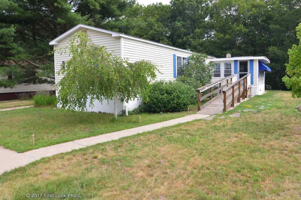 25 Holiday Ct, Wakefield, RI 02879 - photo 1