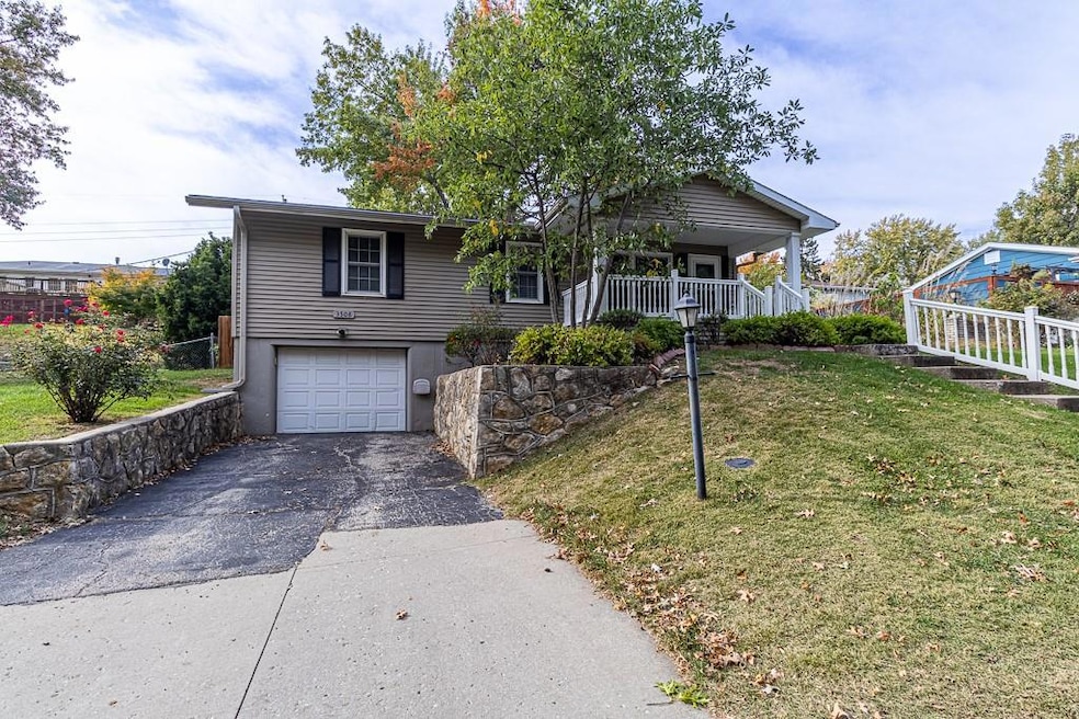 3508 E Lantern Ln, Saint Joseph, MO 64506 - photo 1