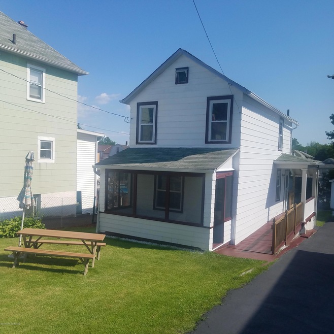 222 Taft St, Hanover Township, PA 18706 - photo 1