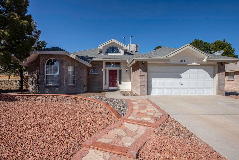 409 Jeweled Desert Dr, Horizon City, TX 79928 - photo 1