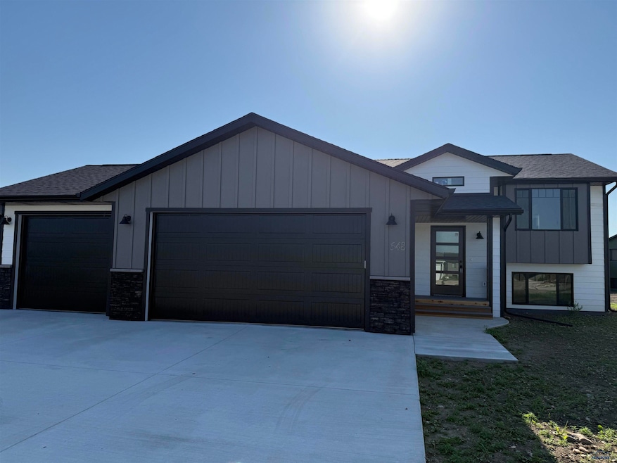 648 Valor Ct, Box Elder, SD 57719 - photo 1