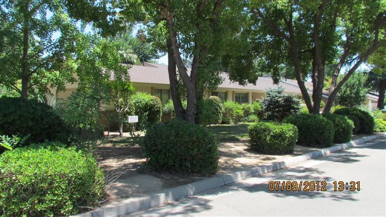 4386 N Carruth Ave, Fresno, CA 93705