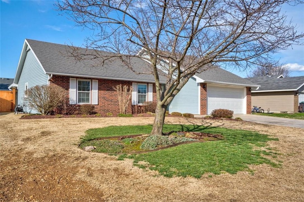 2711 W Beech St, Rogers, AR 72756 - photo 1