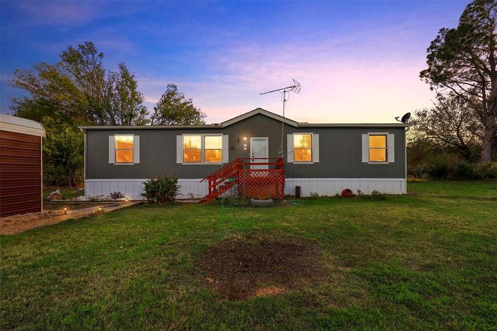 629 Willow Cir, Springtown, TX 76082 - photo 1