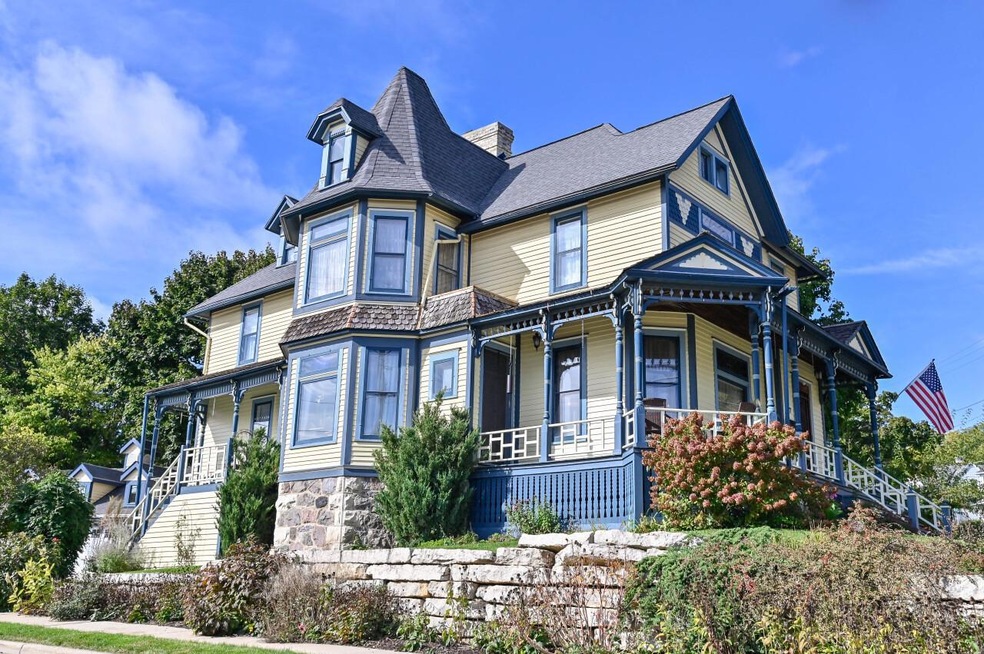 Historic Queen Victorian