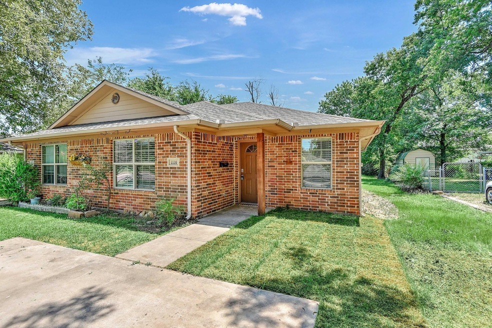 1110 N Main St, Bonham, TX 75418 - photo 1