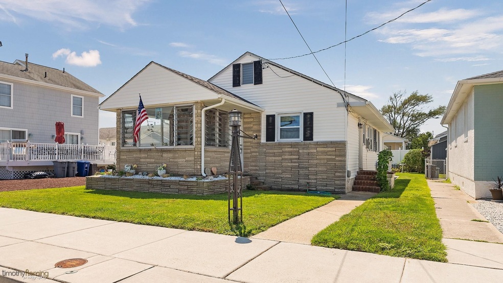 102 W Saint Paul Ave, Wildwood, NJ 08260 - photo 1