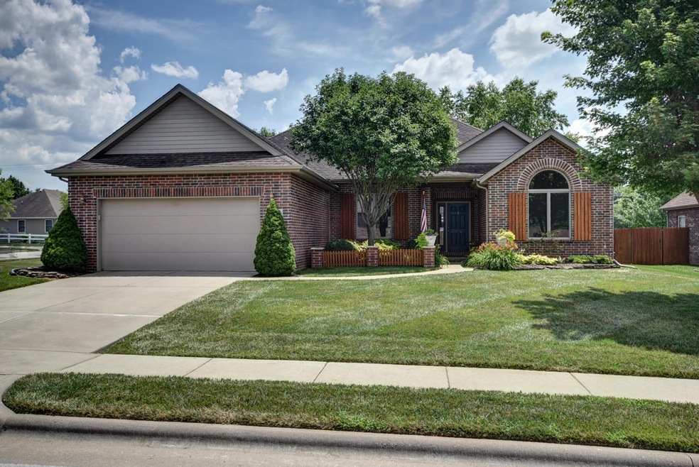601 N Lincoln-3